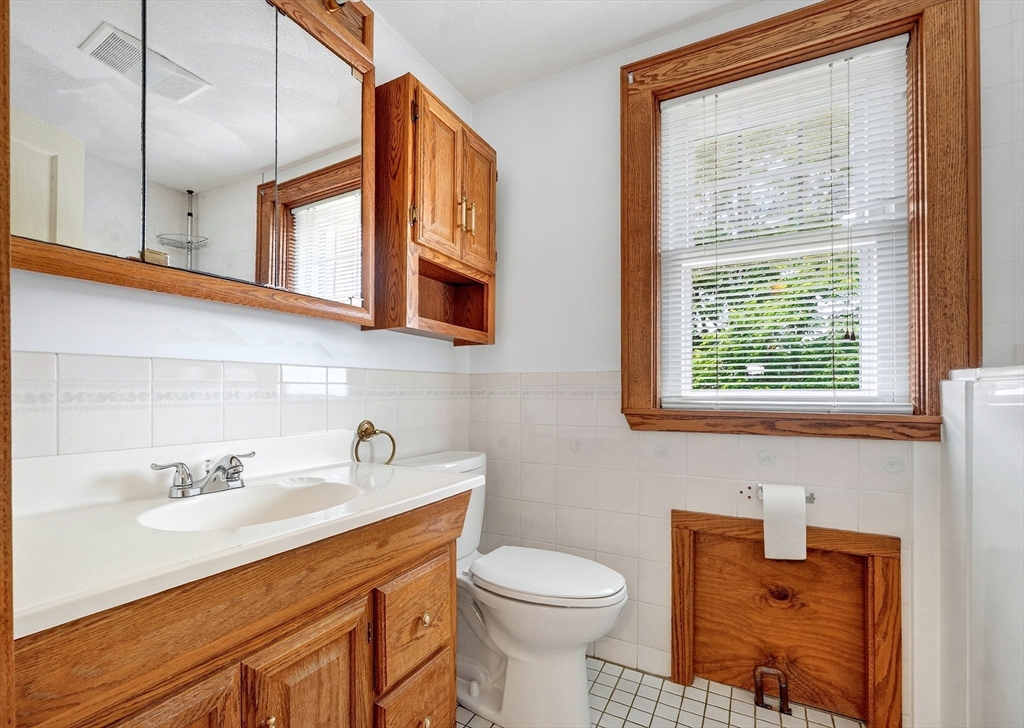 37 Loring Road Winthrop, MA 02152 - Photo 25 of 42