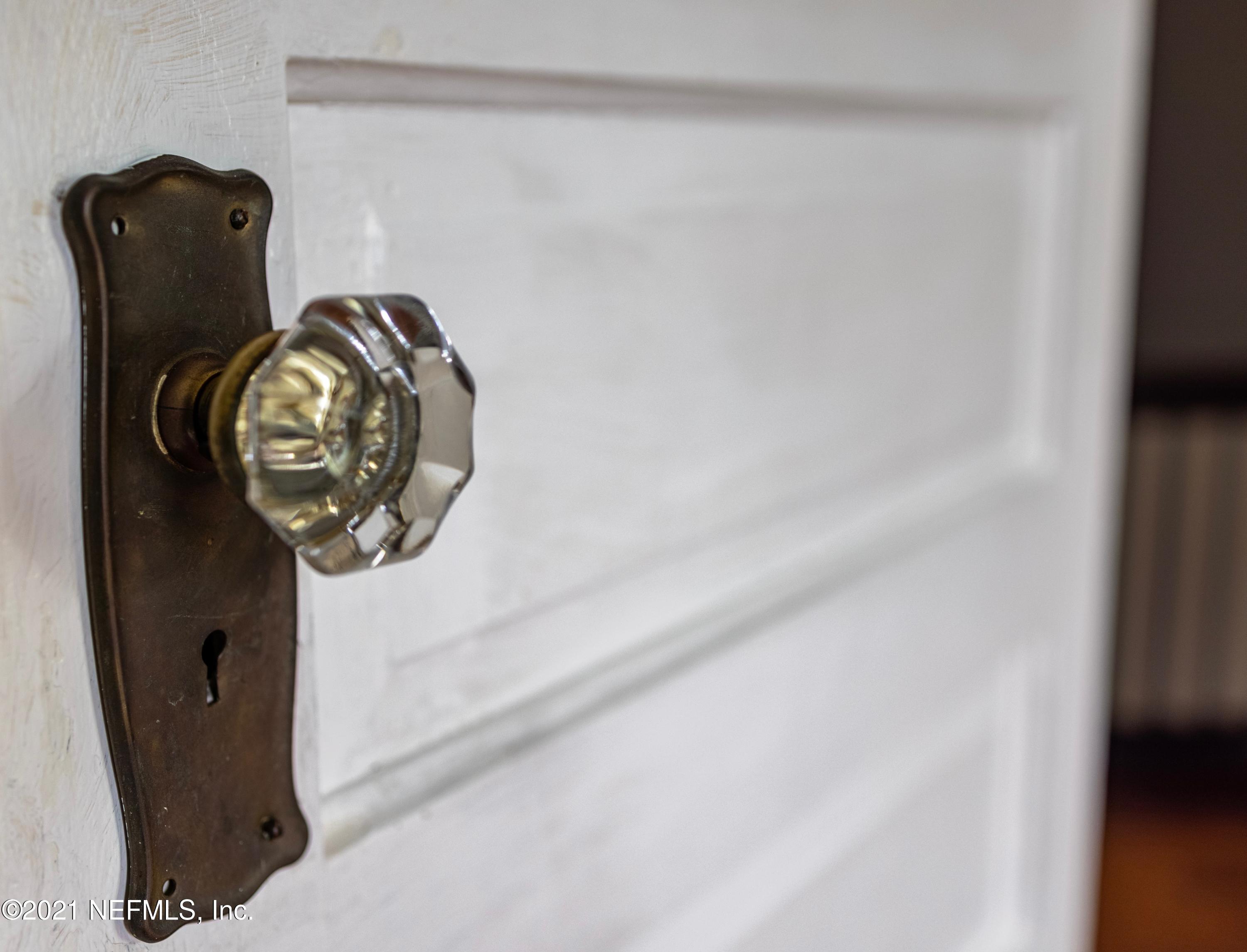 1532 Perry Street Jacksonville, FL 32206 - Photo 24 of 58 Original glass door knobs
