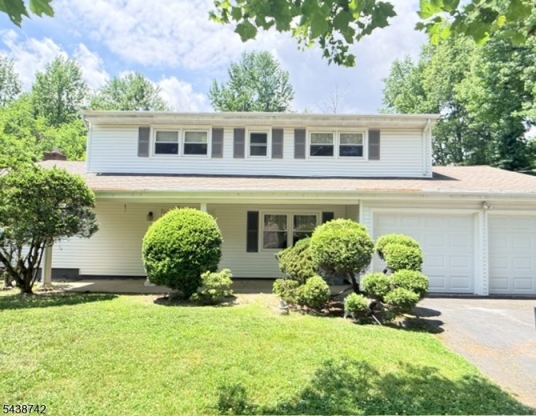 13 Greenwich Road Edison, NJ 08820 - Photo 1 of 19