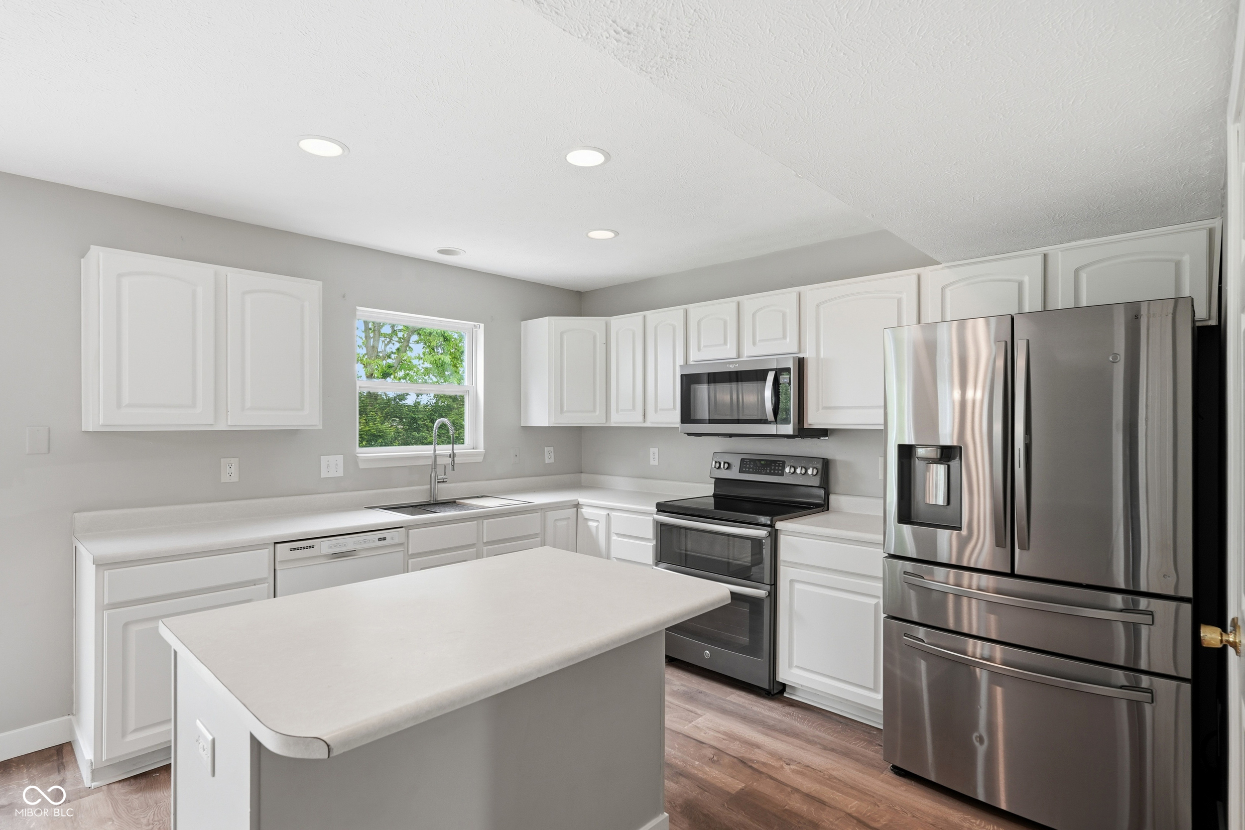 9220 North Coral Reef Road McCordsville, IN 46055 - Photo 8 of 46