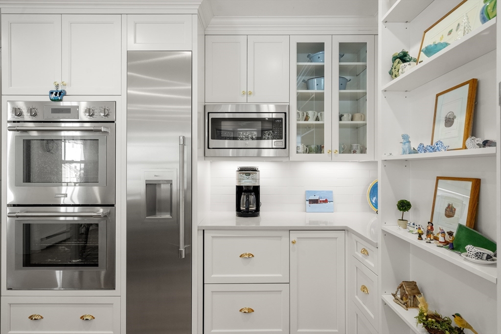 47 Bemis Road Dedham, MA 02026 - Photo 11 of 38