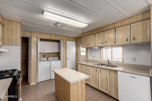 $1,250 | 8421 East Main Street, Unit 140, Mesa, AZ 85207