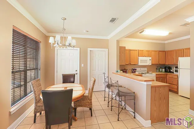 $214,000 | 710 East Boyd Drive, Unit 1604, Baton Rouge, LA 70808