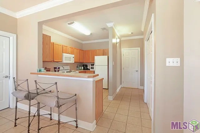 $214,000 | 710 East Boyd Drive, Unit 1604, Baton Rouge, LA 70808