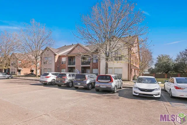 $214,000 | 710 East Boyd Drive, Unit 1604, Baton Rouge, LA 70808