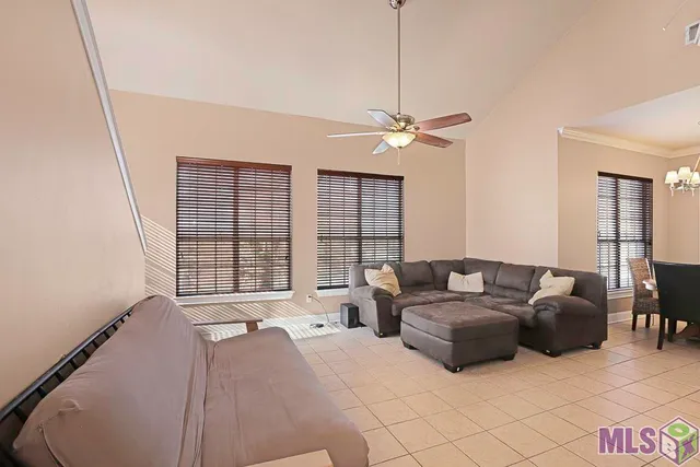 $214,000 | 710 East Boyd Drive, Unit 1604, Baton Rouge, LA 70808