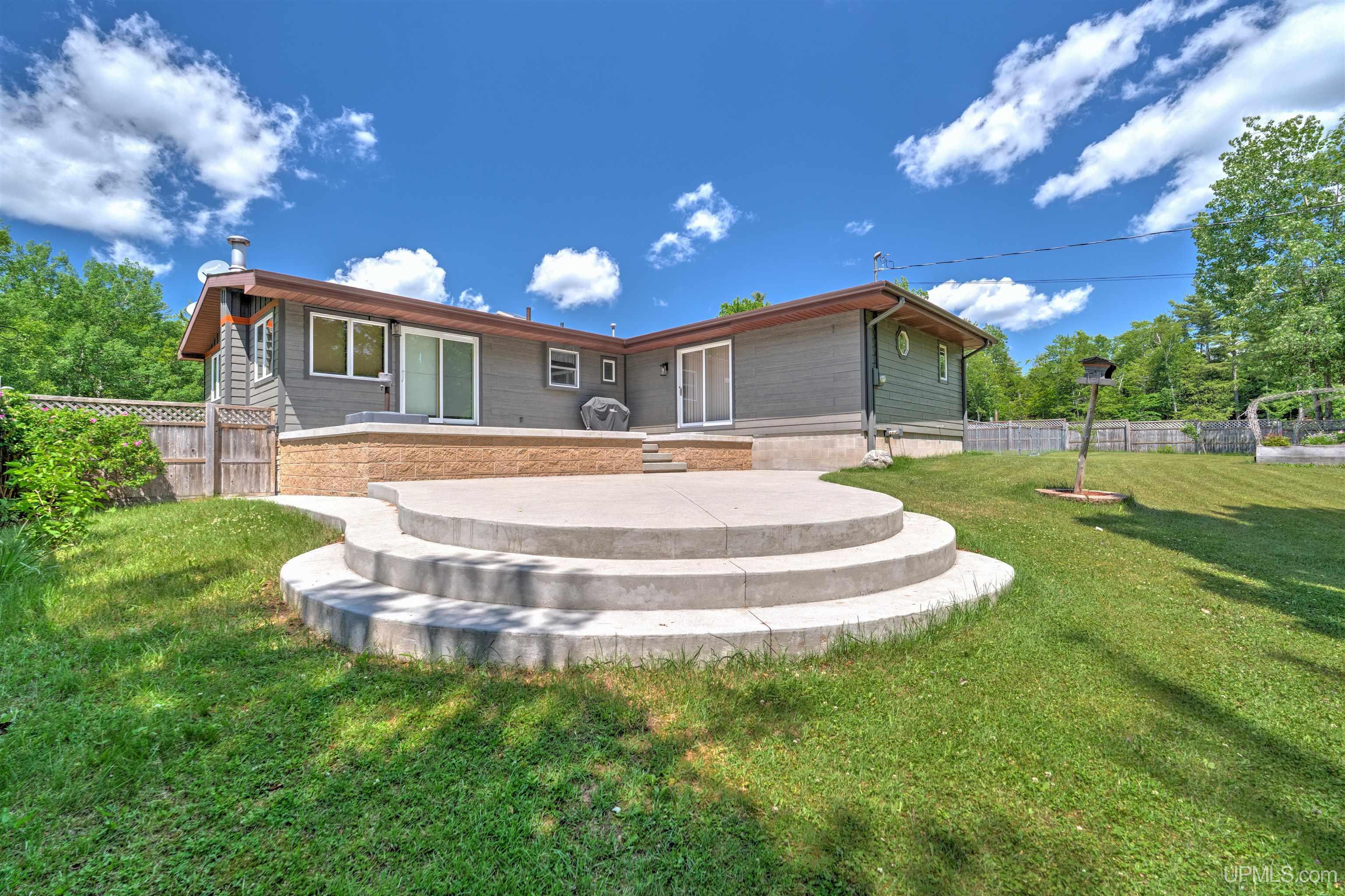 506 N East Gulliver Lake Road Gulliver, MI 49840 - Photo 2 of 46