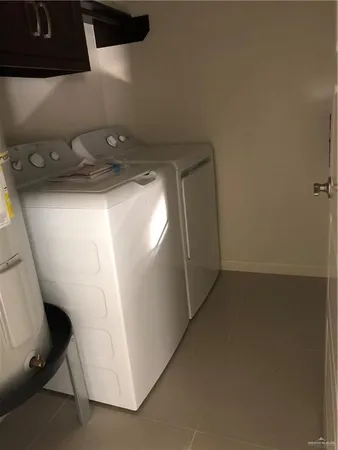 a view of utility room