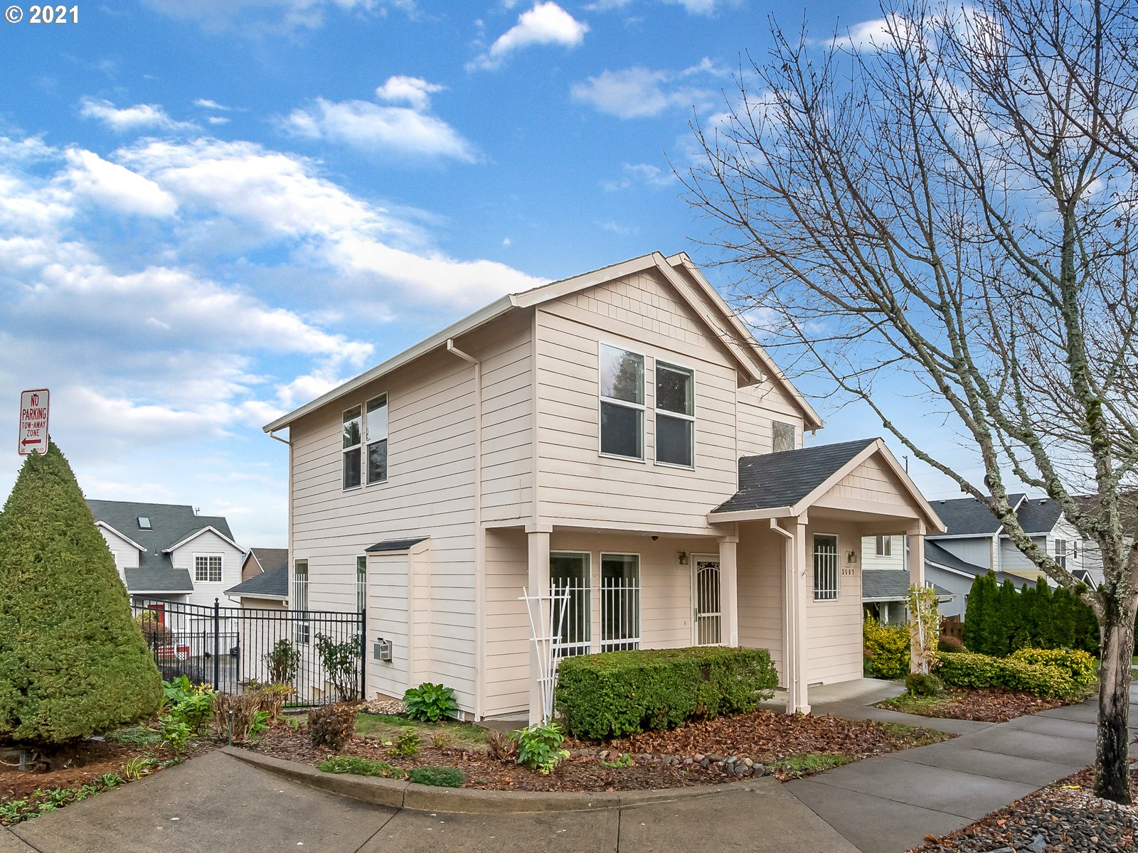 3587 Southwest 25th Street Gresham, OR 97080 - Photo 2 of 29 Gallery Image 2