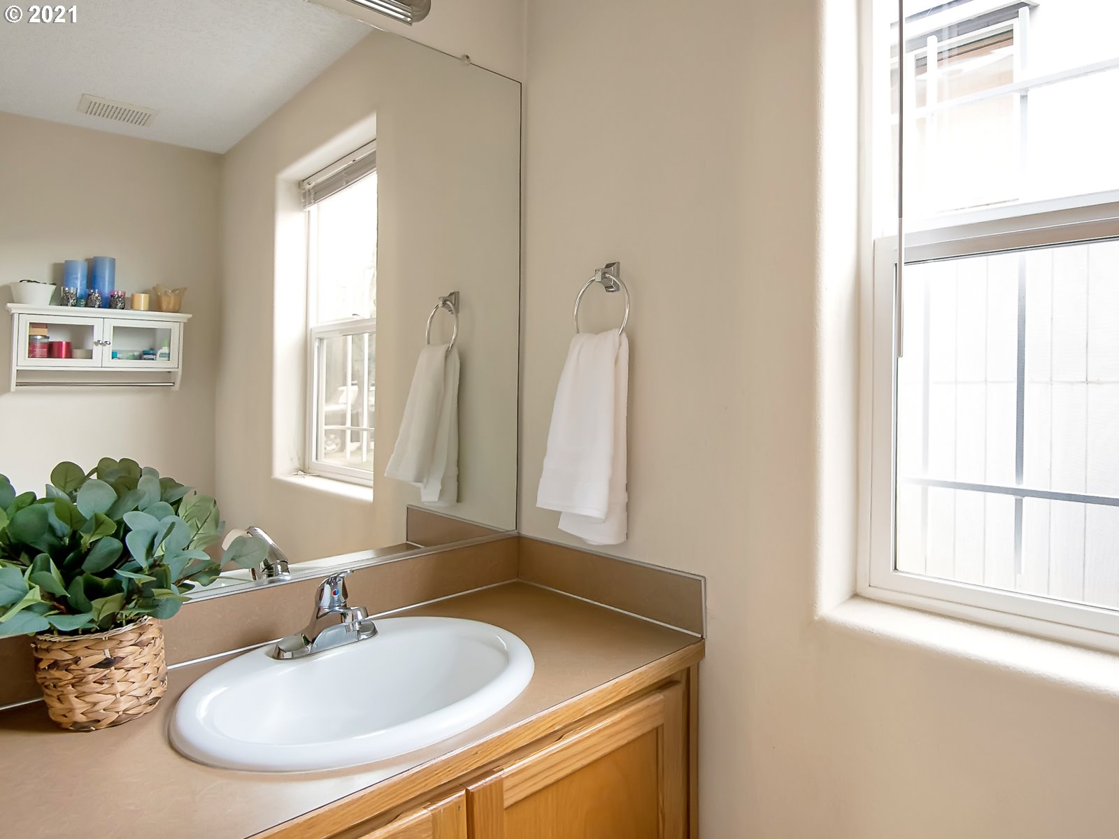 3587 Southwest 25th Street Gresham, OR 97080 - Photo 13 of 29 Gallery Image 13