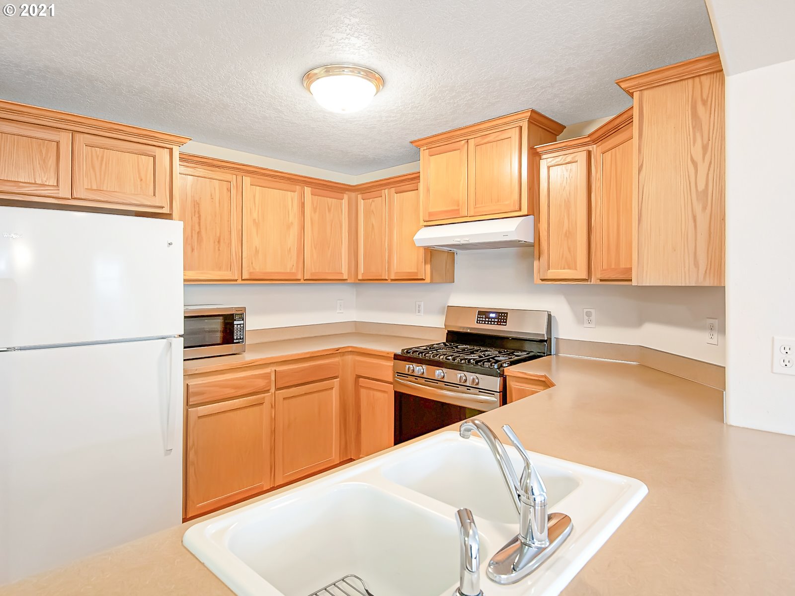 3587 Southwest 25th Street Gresham, OR 97080 - Photo 9 of 29 Gallery Image 9