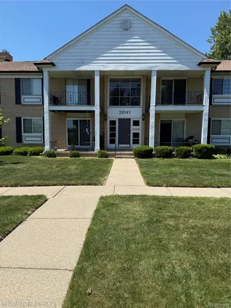 $121,900 | 29141 Hayes Road, Warren, MI 48088