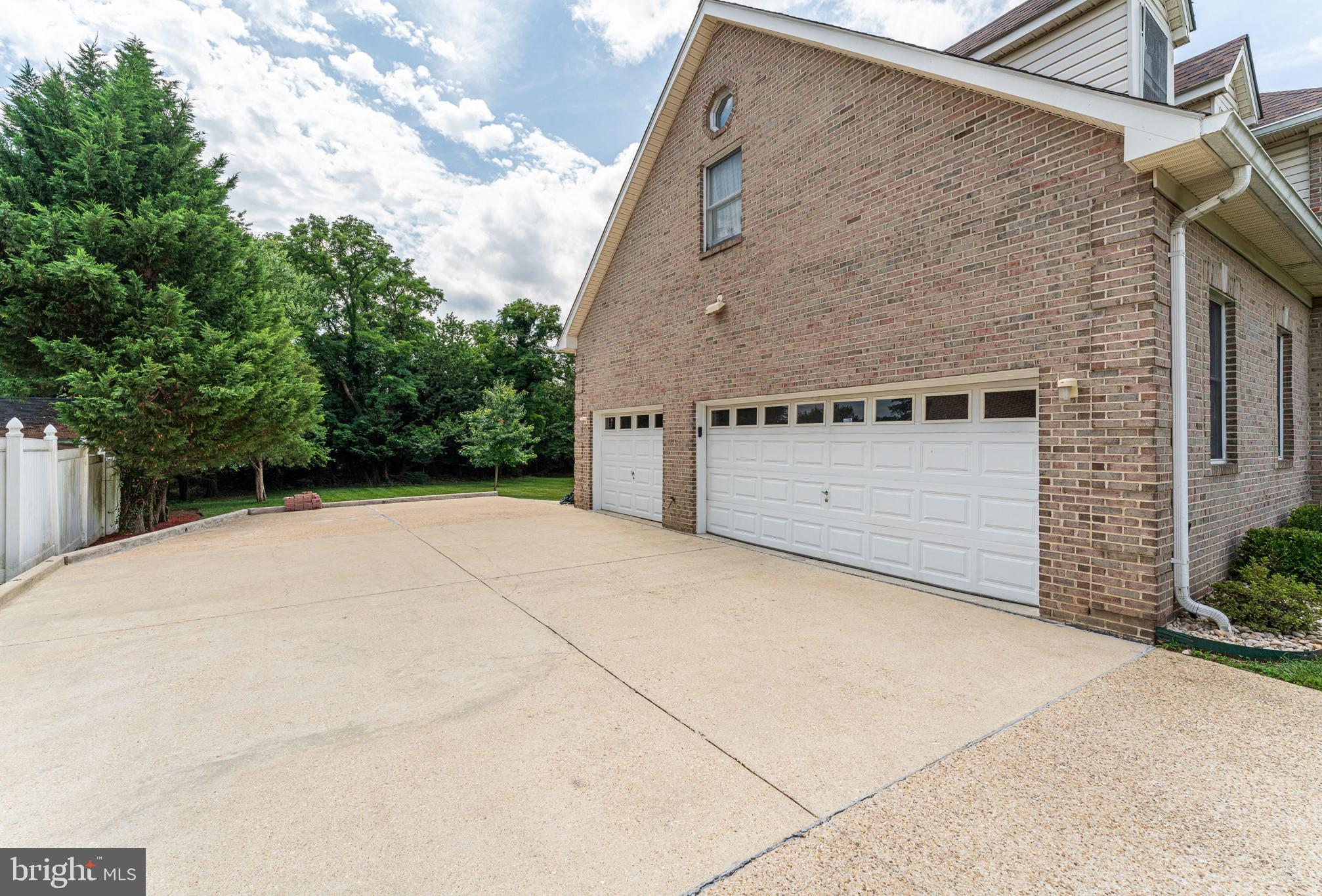 3-car Garage