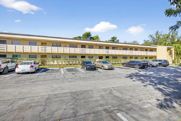 $2,950 | 4491 Crystal Lake Drive, Unit 201A, Deerfield Beach, FL 33073