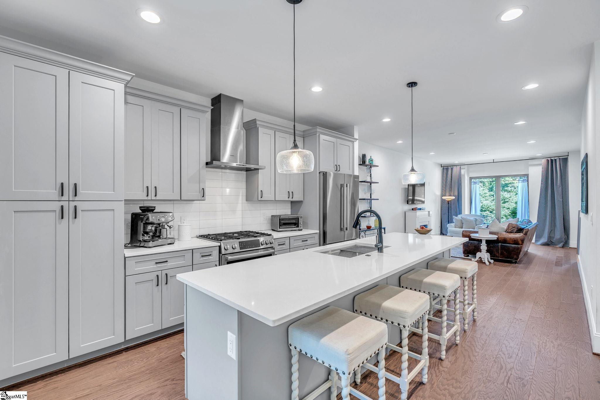 21 Conwell Street Greenville, SC 29601 - Photo 7 of 33