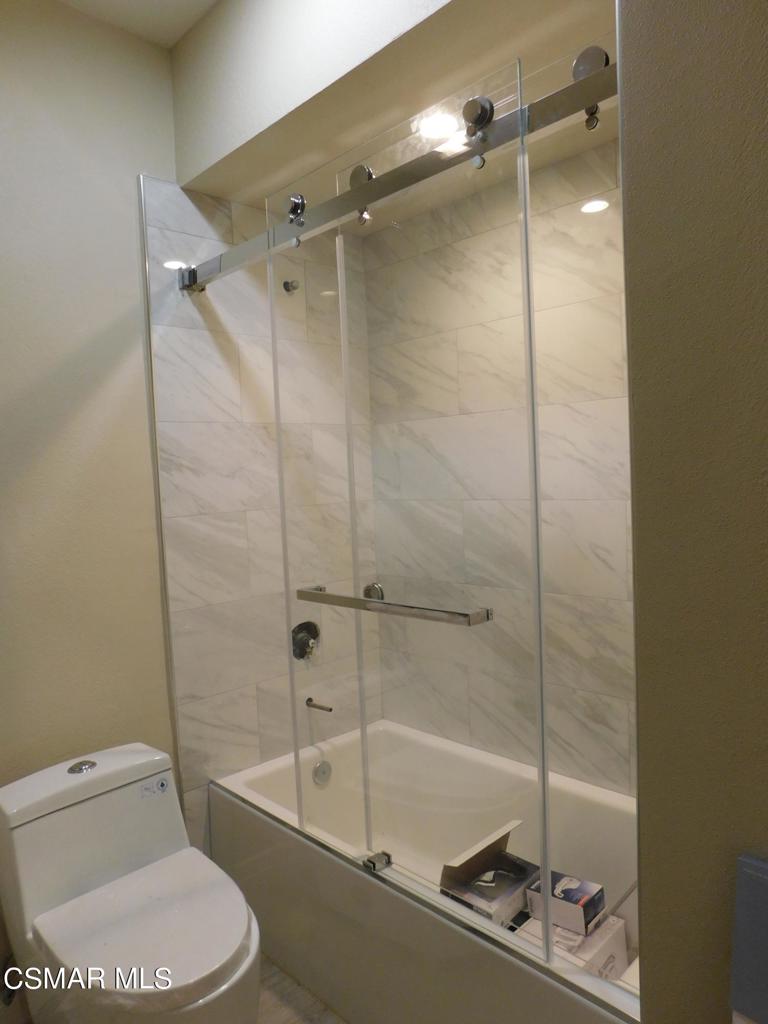 116 Maegan Place, Unit 11 Thousand Oaks, CA 91362 - Photo 17 of 35 a bathroom with a toilet and a shower