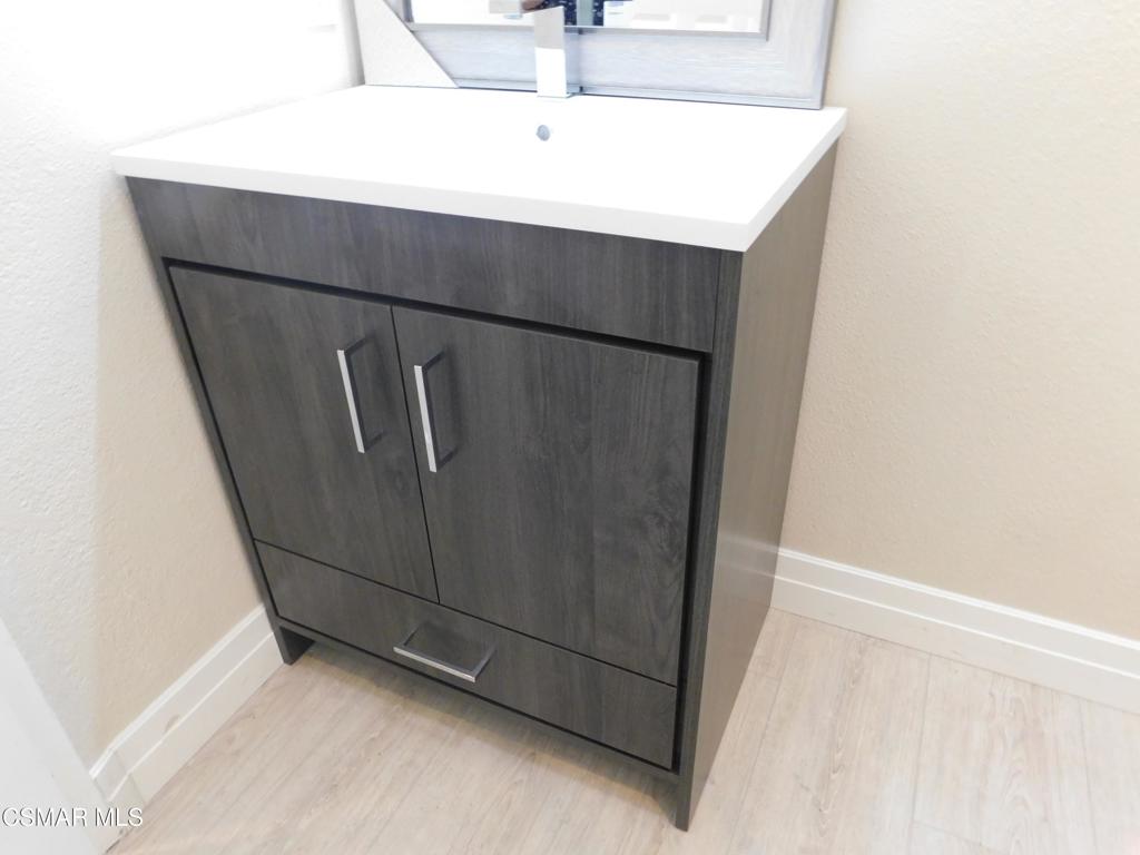 116 Maegan Place, Unit 11 Thousand Oaks, CA 91362 - Photo 28 of 35 a utility room with dryer and washer