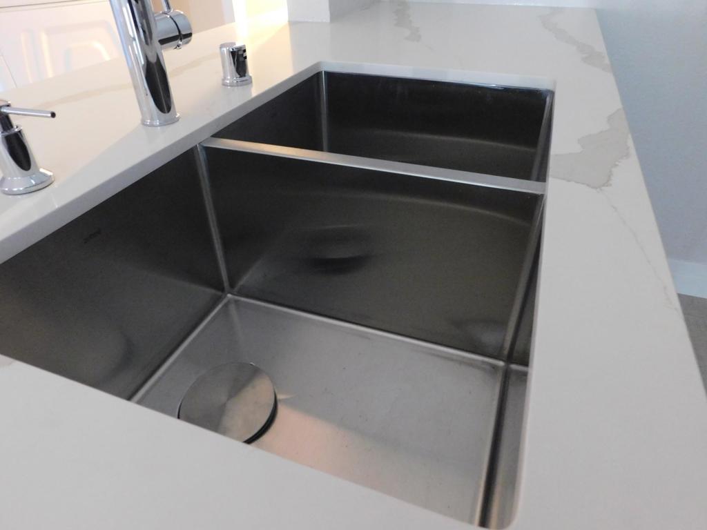 116 Maegan Place, Unit 11 Thousand Oaks, CA 91362 - Photo 8 of 35 a view of walk in closet