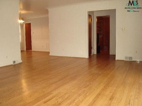 1548 South Renaud Road Grosse Pointe, MI 48236 - Photo 8 of 12 631123-7.JPG