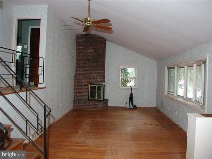 328 Farwood Road Haddonfield, NJ 08033 - Photo 3 of 16 Living Room
