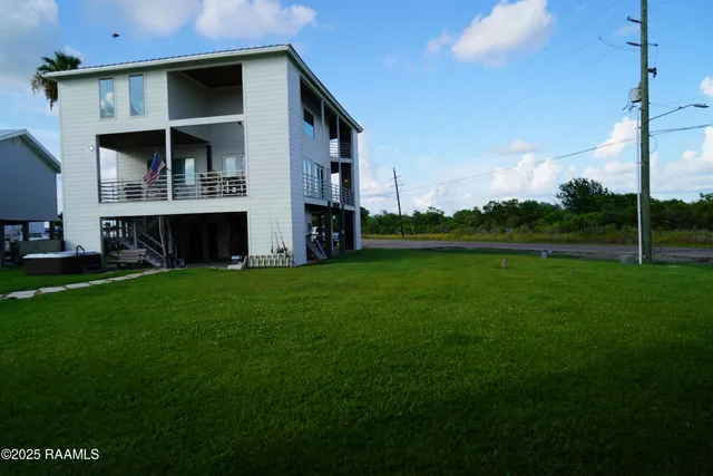 $799,000 | 387 Admiral Craik Drive, Grand Isle, LA 70358