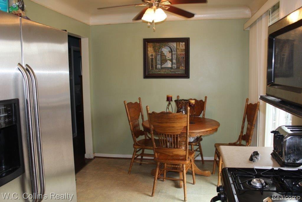 25186 Hayes Road Roseville, MI 48066 - Photo 10 of 12 10 Kitche.jpg