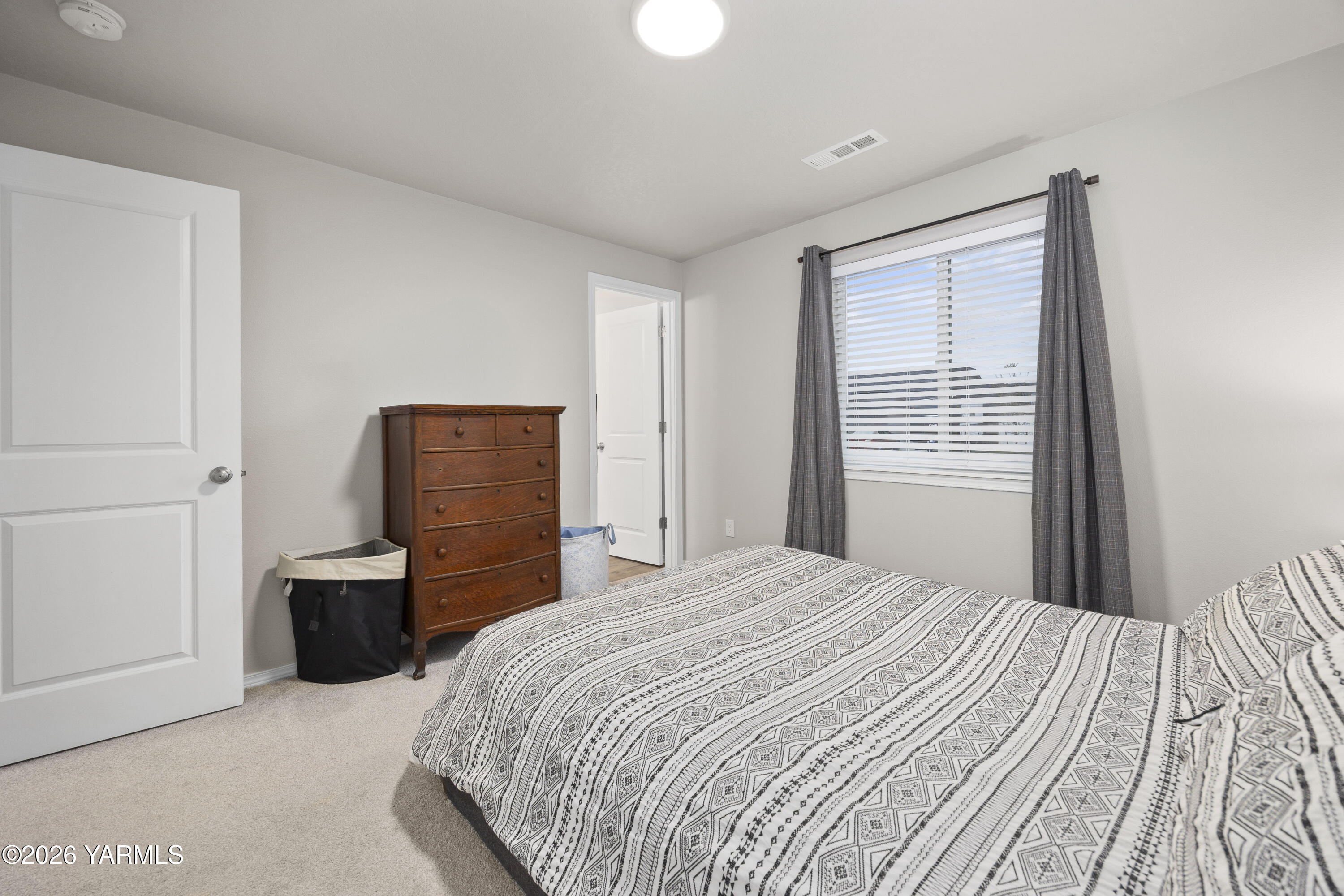 112 Bitters Loop Grandview, WA 98930 - Photo 11 of 24 112 Bitters Loop 3.23.26 4