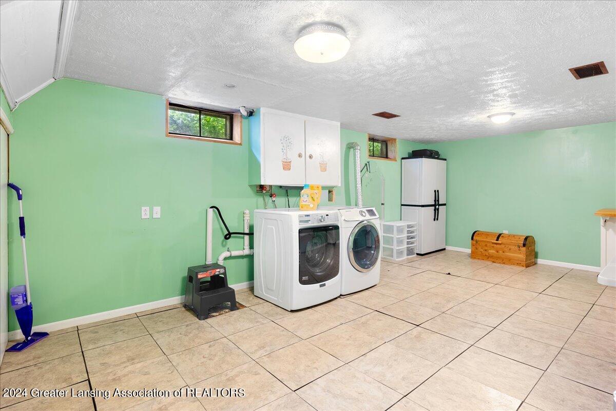 2629 Turner Road Lansing, MI 48906 - Photo 24 of 35 35-Media Jett - 38