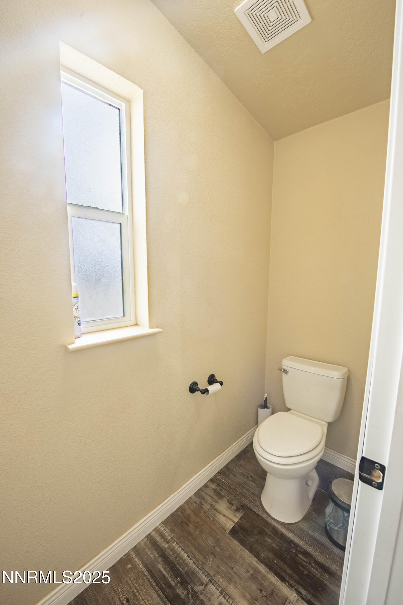 3139 Muddy Road Winnemucca, NV 89445 - Photo 33 of 46 a bathroom with a toilet