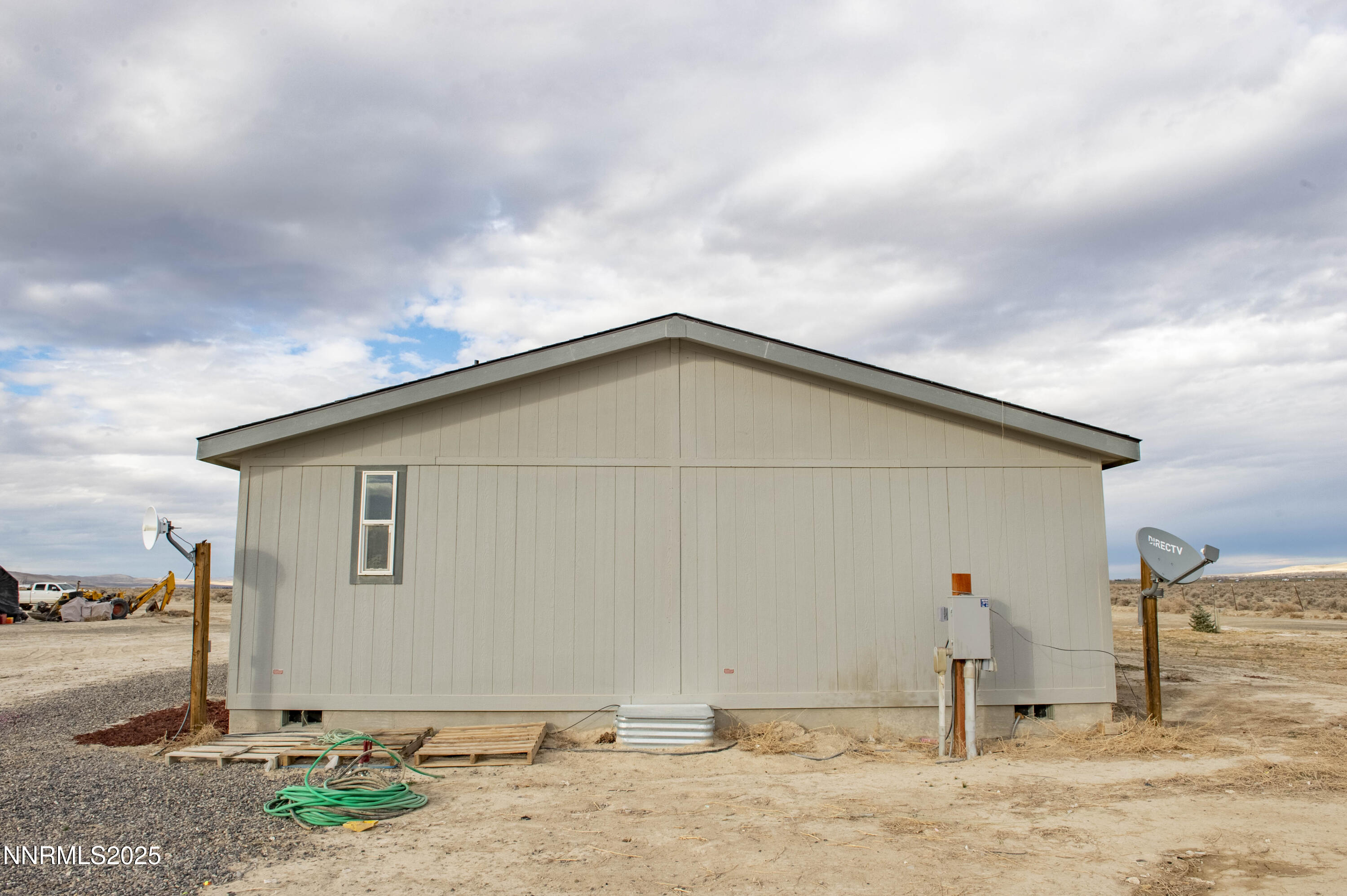 3139 Muddy Road Winnemucca, NV 89445 - Photo 37 of 46 a view of a house with backyard