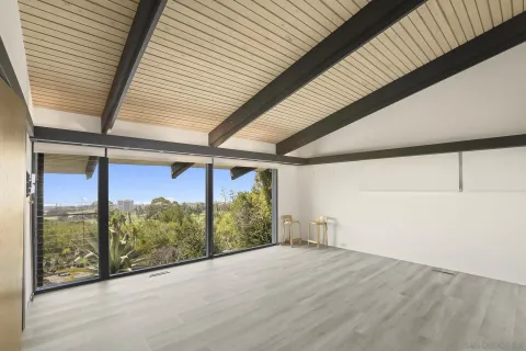 $7,400,000 | 7105 Country Club Drive, La Jolla, CA 92037