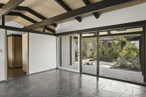 $7,400,000 | 7105 Country Club Drive, La Jolla, CA 92037