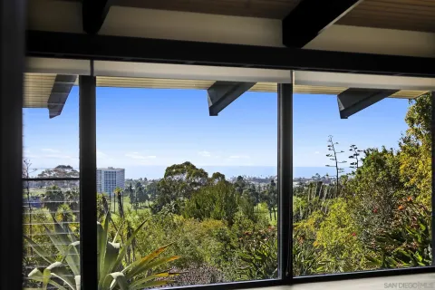 $7,400,000 | 7105 Country Club Drive, La Jolla, CA 92037
