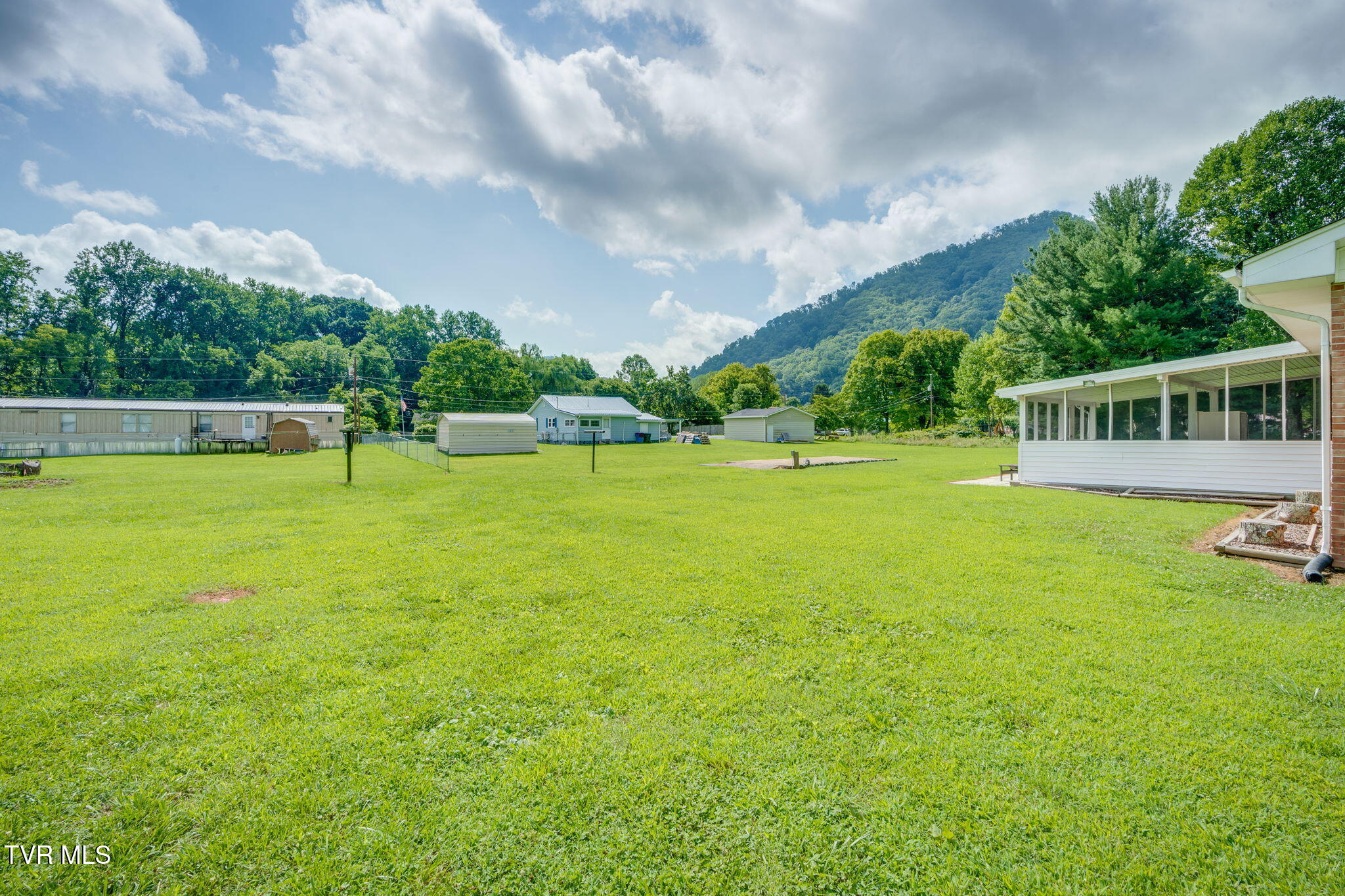 133 Journey's End Road Elizabethton, TN 37643 - Photo 25 of 32 025