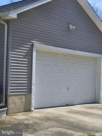a view of a garage