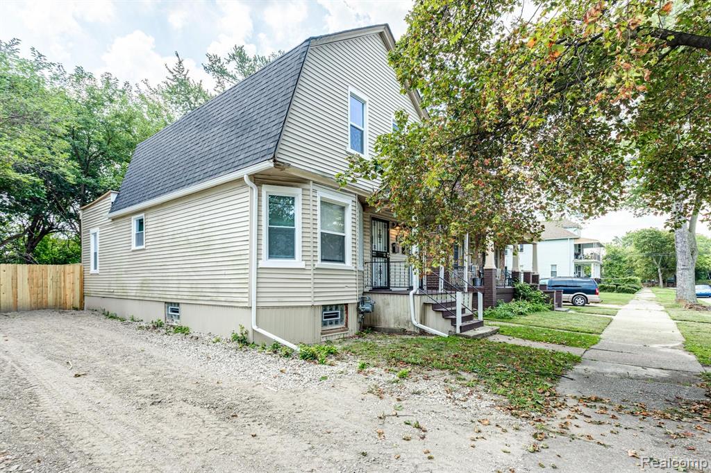 8062 Ruedisale Court Detroit, MI 48214 - Photo 3 of 28