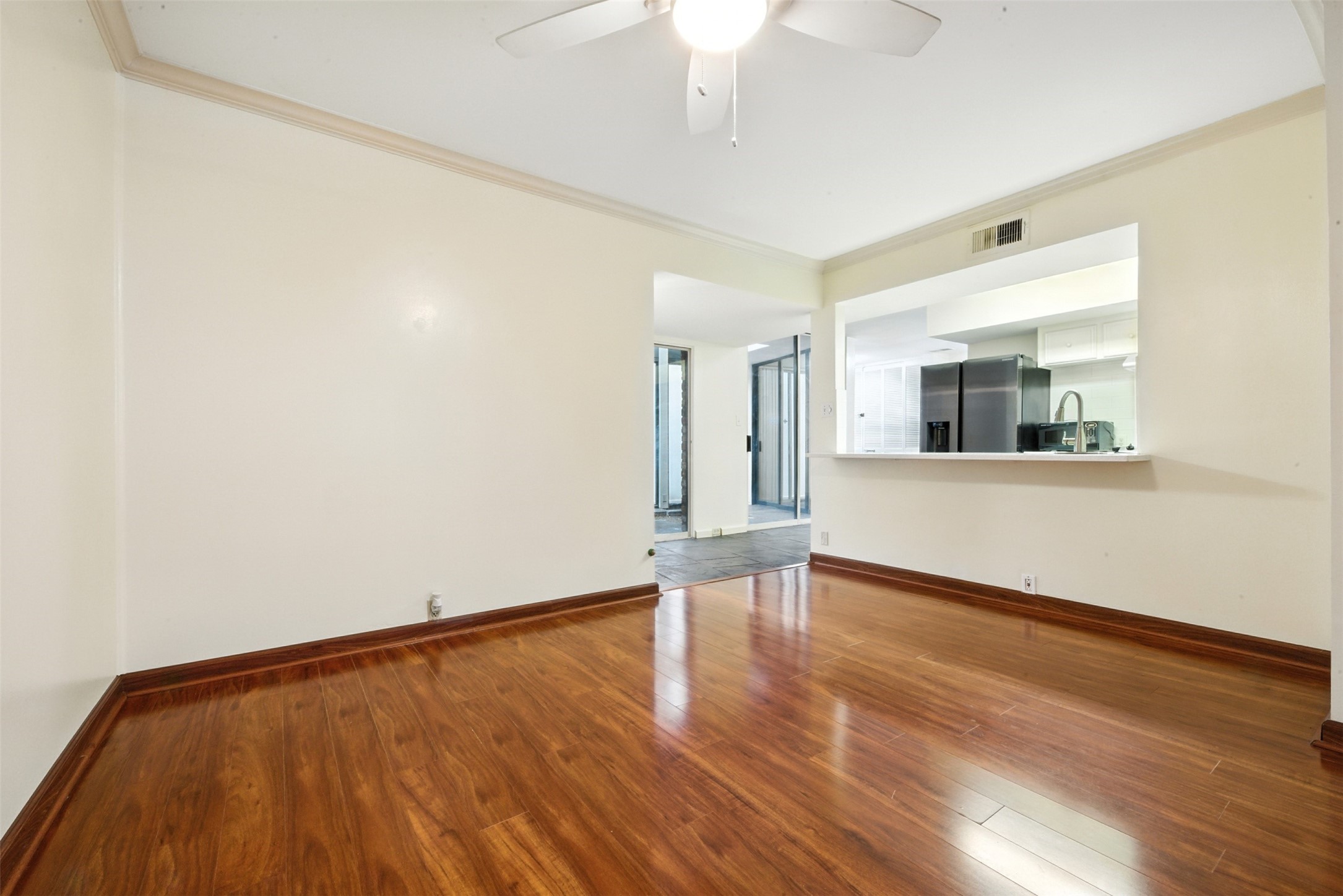 3108 Vossdale Road Houston, TX 77027 - Photo 4 of 16