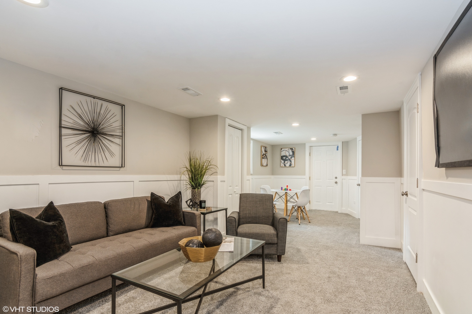 9044 South Carpenter Street Chicago, IL 60620 - Photo 13 of 14 a living room with furniture and a painting
