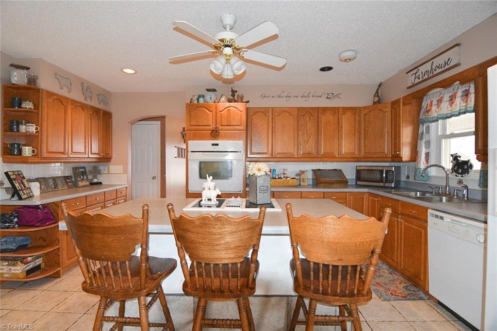 6045 Ridge Road Lexington, NC 27295 - Photo 3 of 14 Kitchen