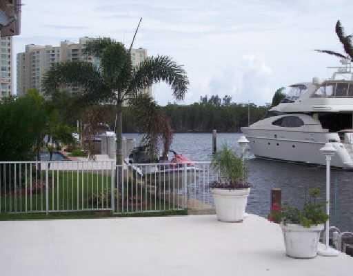 864 Coventry Street Boca Raton, FL 33487 - Photo 1 of 14 Primary Photo