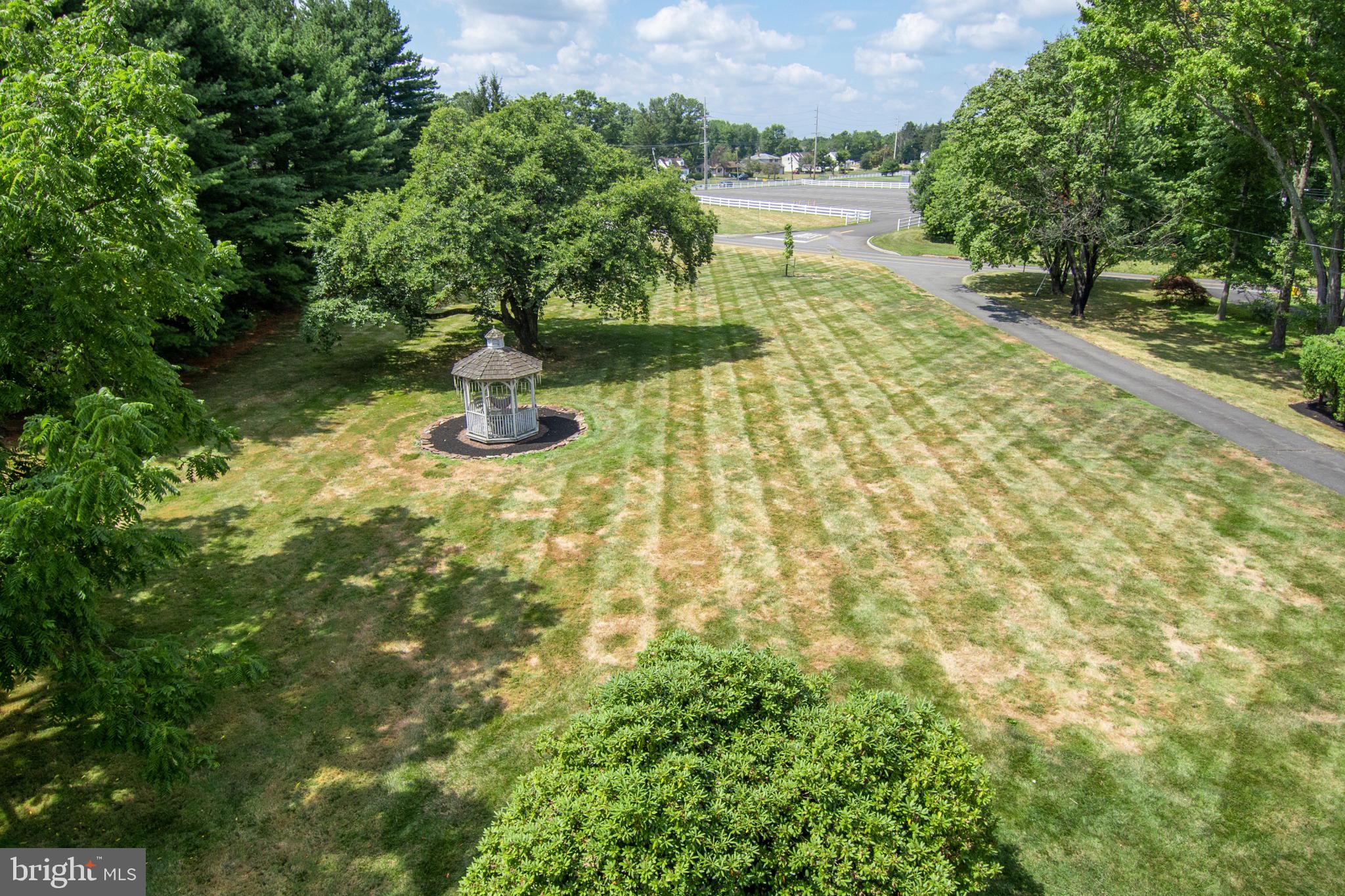 240 Federal City Road Pennington, NJ 08534 - Photo 4 of 49 Gallery Image 4