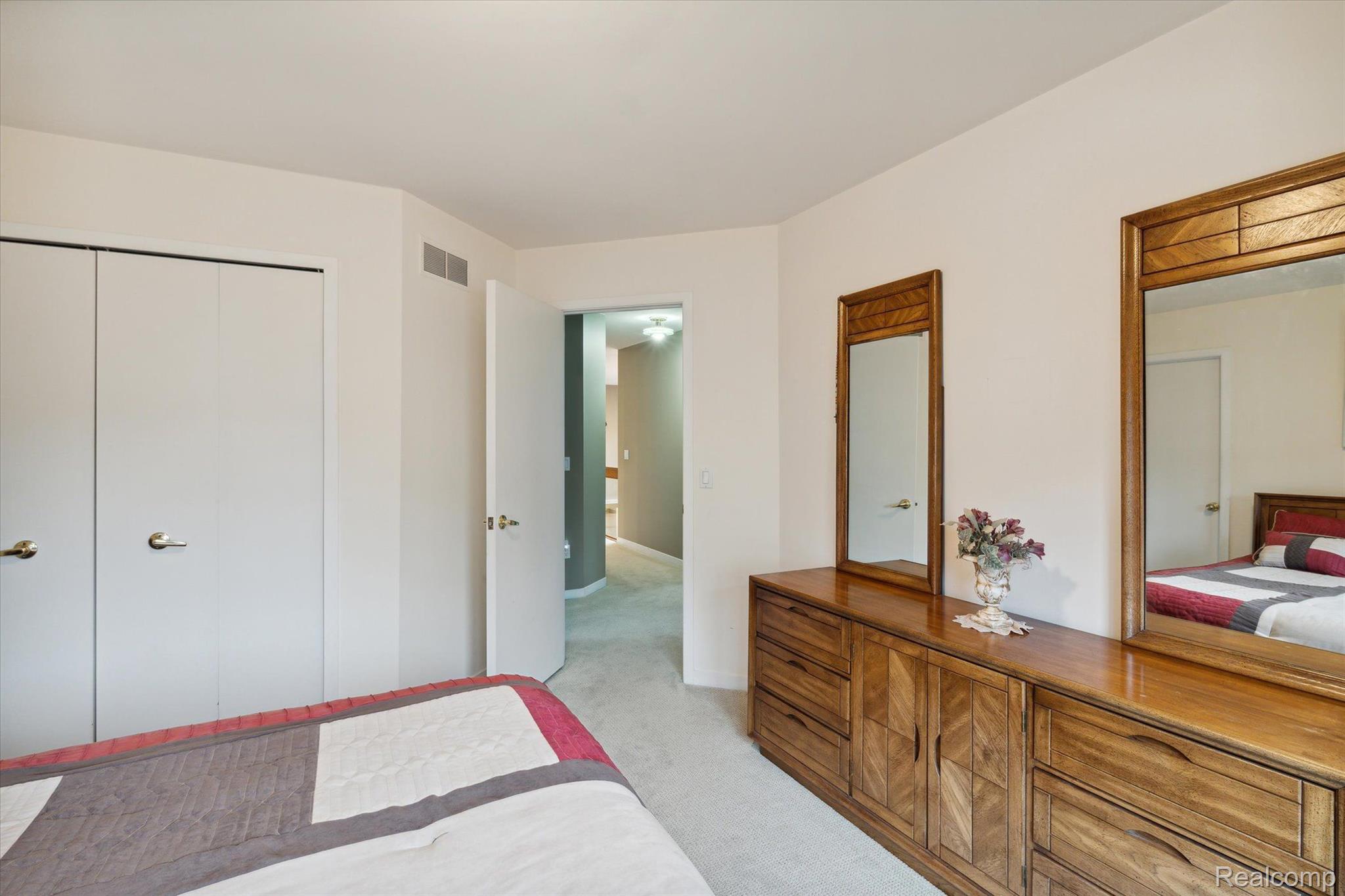 18887 Van Road Livonia, MI 48152 - Photo 40 of 78 Gallery Image 40