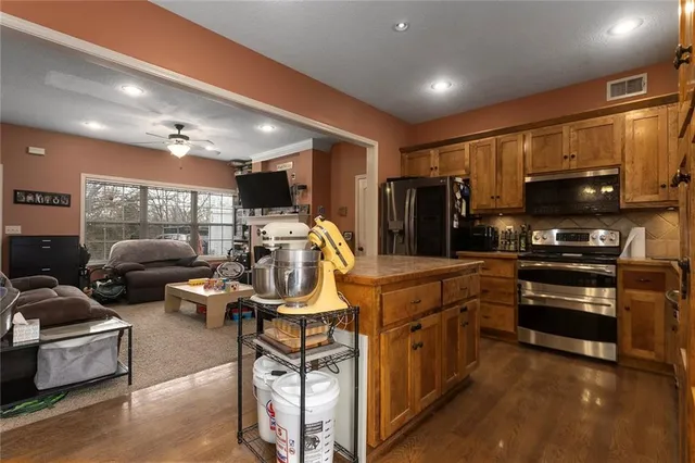 $265,000 | 1857 Praun Lane, Kansas City, KS 66102