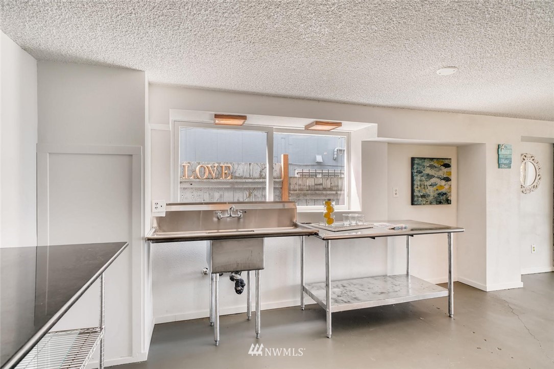 5633 Beach Drive Southwest Seattle, WA 98136 - Photo 16 of 25