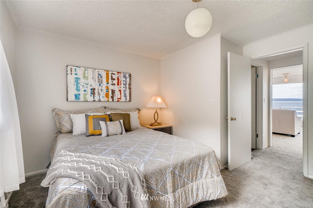 5633 Beach Drive Southwest Seattle, WA 98136 - Photo 8 of 25