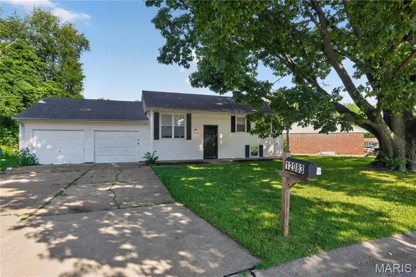 $109,900 | 12083 Garden Lane, St. Louis, MO 63138