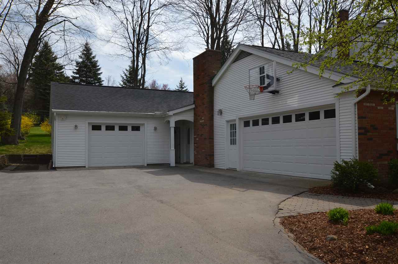 602 Bloomfield Road Traverse City, MI 49686 - Photo 55 of 67 1831156-54.JPG