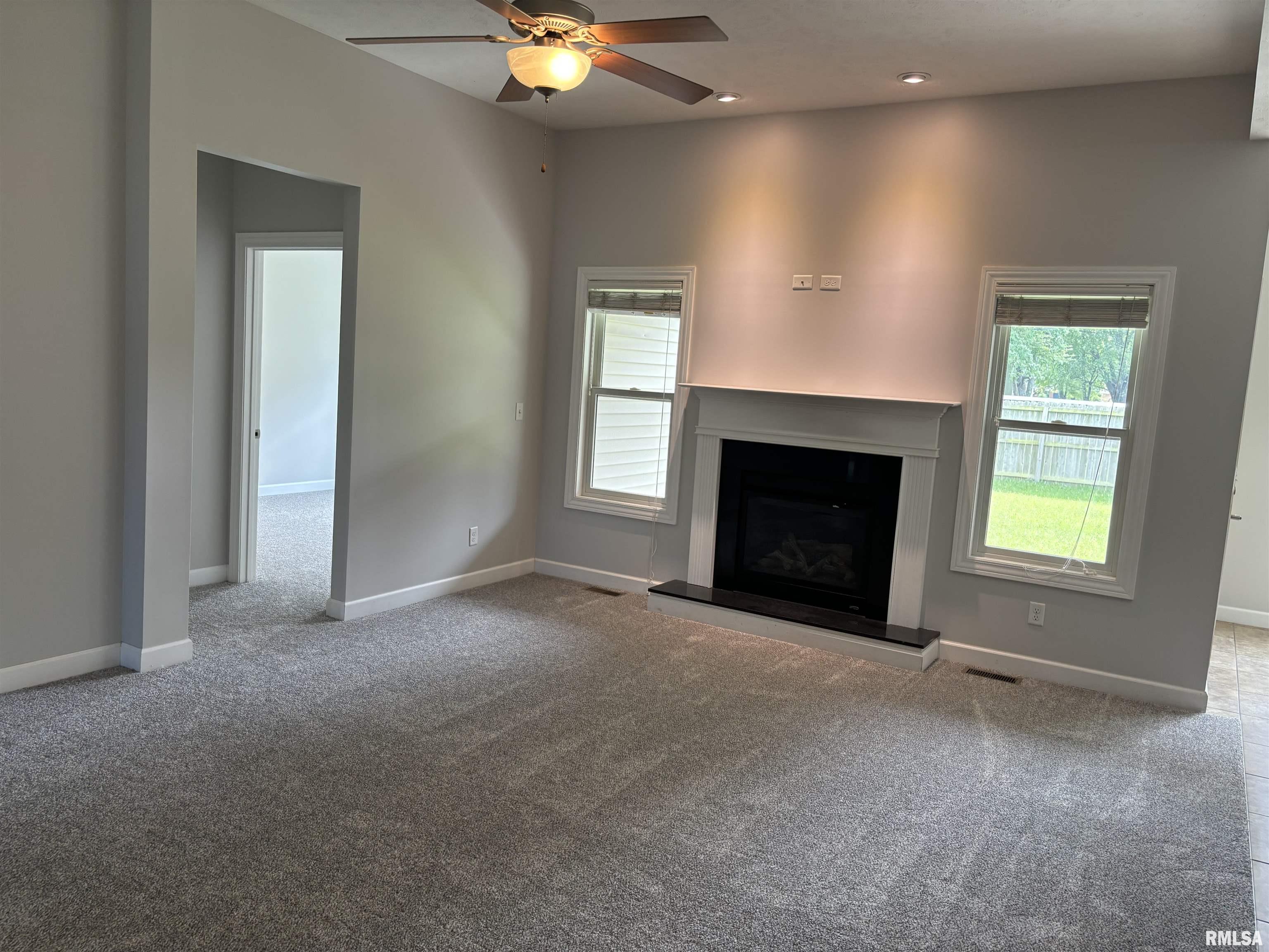 4632 Thompson Road Springfield, IL 62711 - Photo 3 of 15