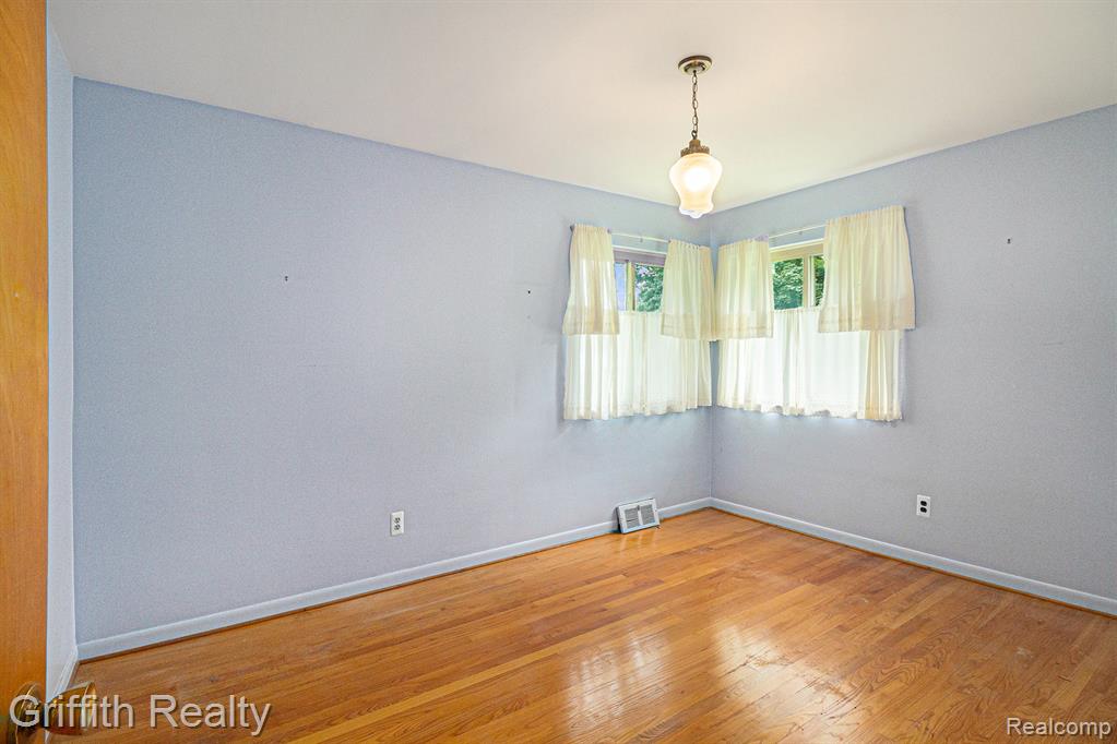 10933 Culver Road Brighton, MI 48114 - Photo 19 of 28