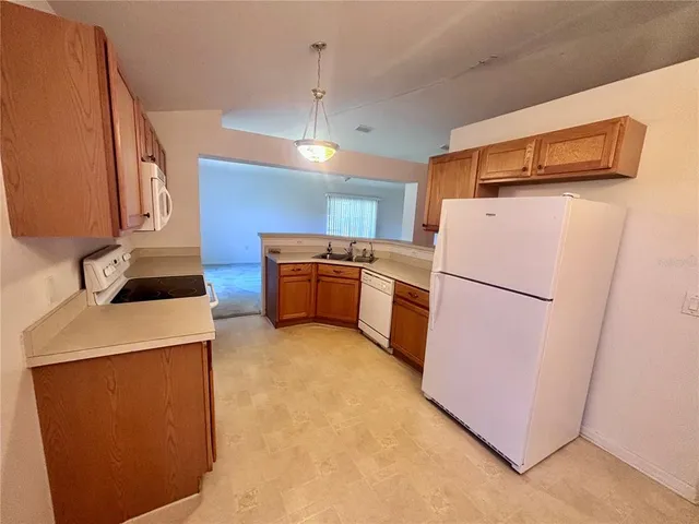 $1,950 | 6925 Hemlock Road, Ocala, FL 34472